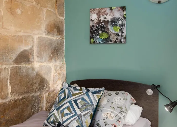 アパート Traditional Maltese 2-bedroom With Private Hot Tub - Steps Away From Valletta *