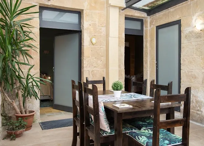 アパート Traditional Maltese 2-bedroom With Private Hot Tub - Steps Away From Valletta