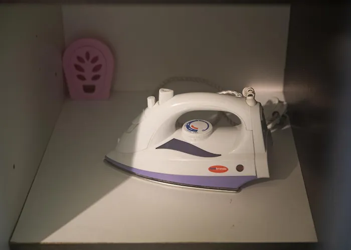 Traditional Maltese 2-bedroom With Private Hot Tub - Steps Away From Valletta