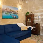 Appartamento Traditional Maltese 2-bedroom With Private Hot Tub - Steps Away From Valletta