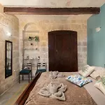 Traditional Maltese 2-bedroom With Private Hot Tub - Steps Away From Valletta * Il-Furjana
