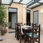 Appartement Traditional Maltese 2-bedroom With Private Hot Tub - Steps Away From Valletta