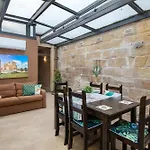 Appartement Traditional Maltese 2-bedroom With Private Hot Tub - Steps Away From Valletta *