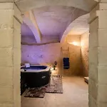 Traditional Maltese 2-bedroom With Private Hot Tub - Steps Away From Valletta