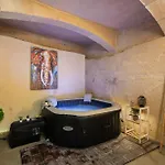 Traditional Maltese 2-bedroom With Private Hot Tub - Steps Away From Valletta Floriana