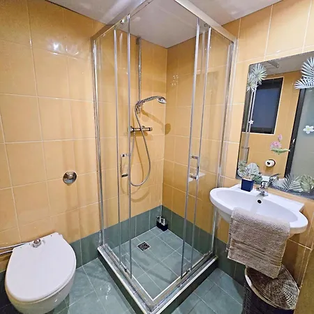 Traditional Maltese 2-bedroom With Private Hot Tub - Steps Away From Valletta