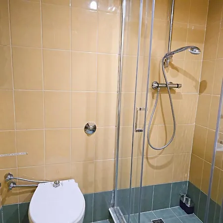 Apartment Traditional Maltese 2-bedroom With Private Hot Tub - Steps Away From Valletta Floriana