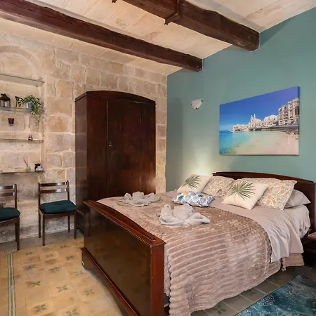 Appartement Traditional Maltese 2-bedroom With Private Hot Tub - Steps Away From Valletta Il-Furjana