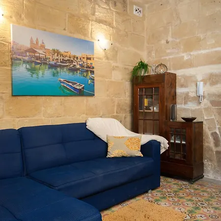 아파트 Traditional Maltese 2-bedroom With Private Hot Tub - Steps Away From Valletta