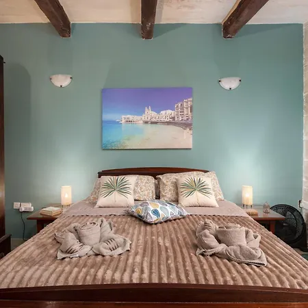 Traditional Maltese 2-bedroom With Private Hot Tub - Steps Away From Valletta Appartement