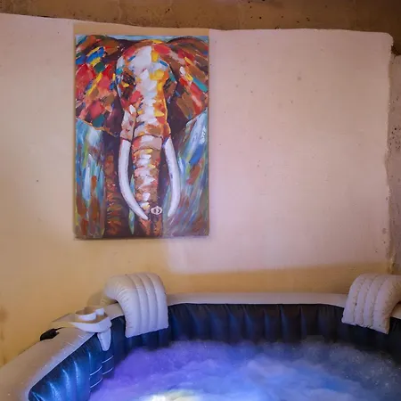 아파트 Traditional Maltese 2-bedroom With Private Hot Tub - Steps Away From Valletta
