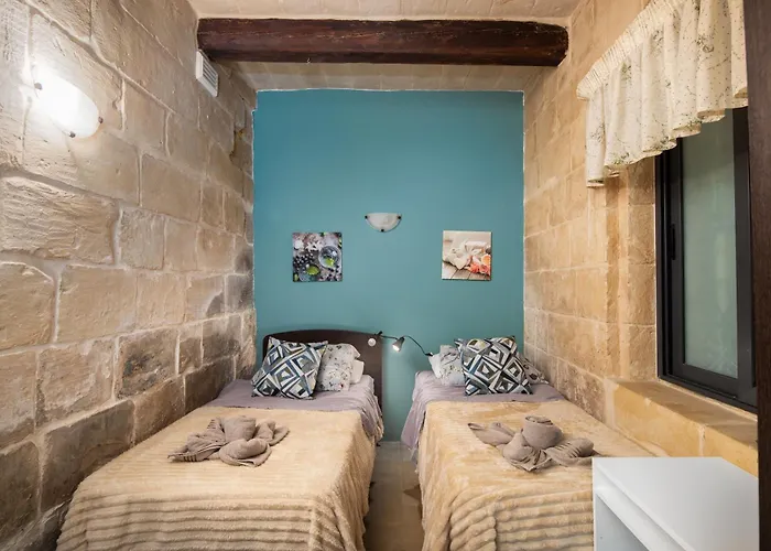 Traditional Maltese 2-bedroom With Private Hot Tub - Steps Away From Valletta * Il-Furjana