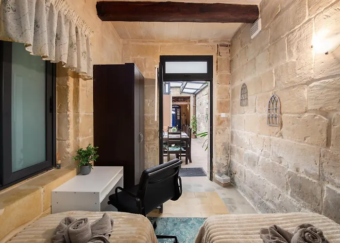 Appartement Traditional Maltese 2-bedroom With Private Hot Tub - Steps Away From Valletta *
