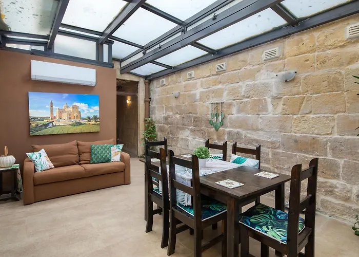 Appartement Traditional Maltese 2-bedroom With Private Hot Tub - Steps Away From Valletta *