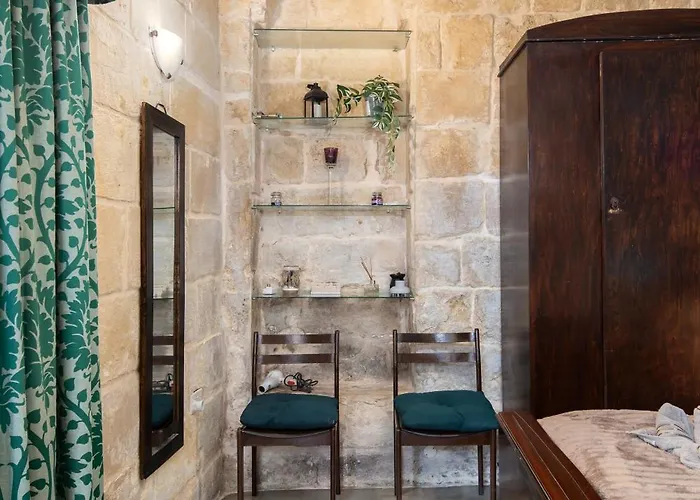 Appartement Traditional Maltese 2-bedroom With Private Hot Tub - Steps Away From Valletta *